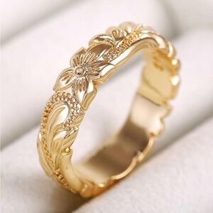 Elegant 18K Gold Floral Women's Ring